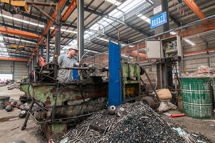 东港网架配件车间